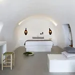 Caldera Bliss Cave Villa - Oia, Santorini - Private Terrace & Outdoor Hot Tub - Breathtaking Caldera Views