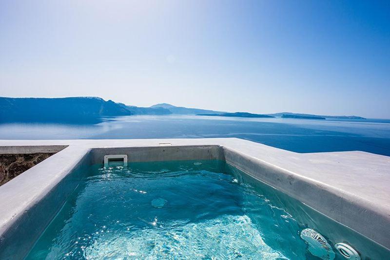 Caldera Horizon Grand Cave Villa Oia, Santorini Private Terrace Outdoor Hot Tub Breathtaking Caldera Views * Oia (Santorini)