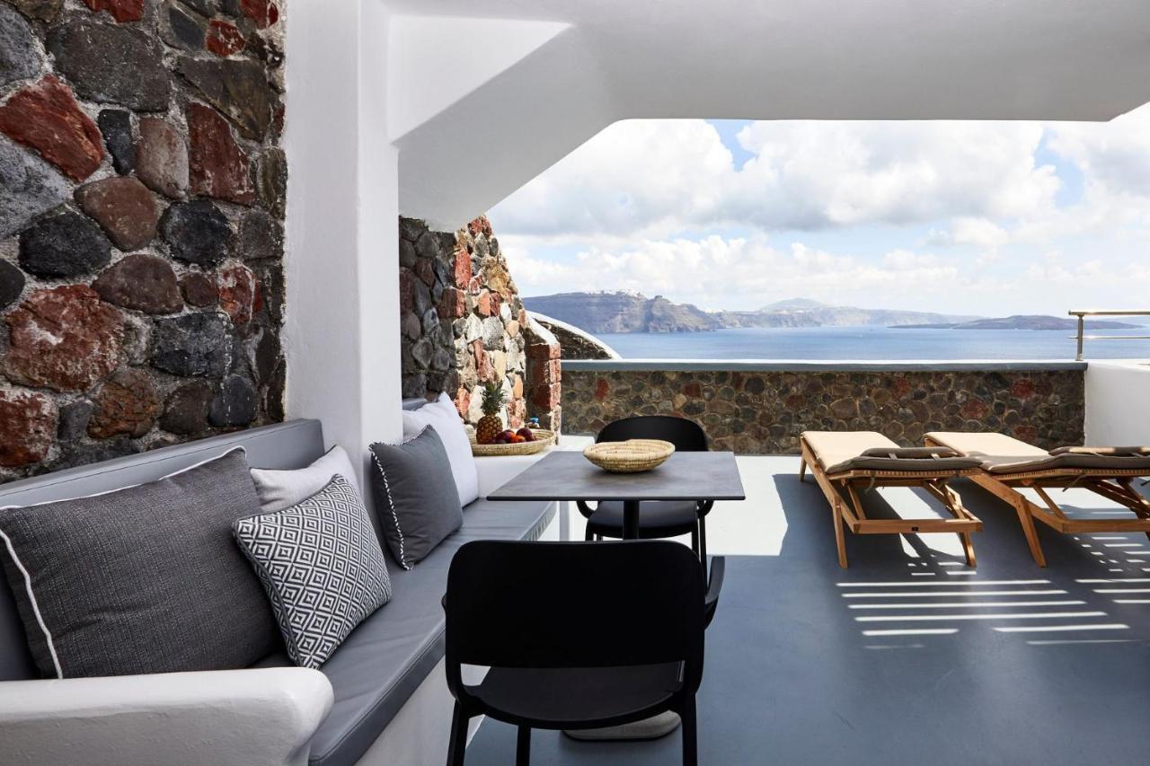 Caldera Horizon Grand Cave Villa Oia, Santorini Private Terrace Outdoor Hot Tub Breathtaking Caldera Views *