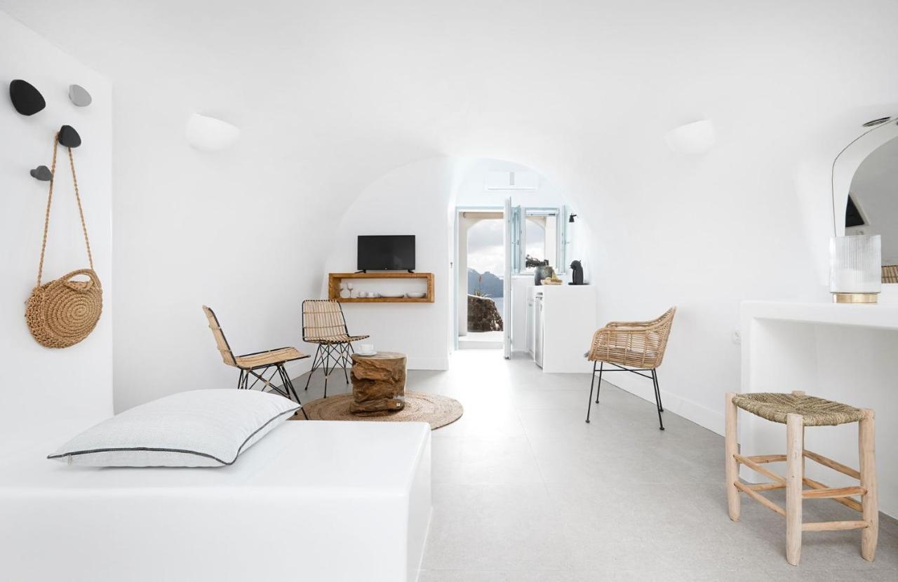 Caldera Bliss Cave - Oia, Santorini - Private Terrace & Outdoor Hot Tub - Breathtaking Caldera Views * Oia (Santorini)