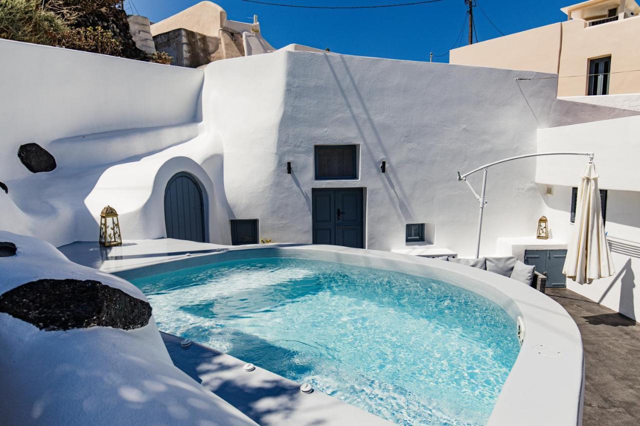 Gemini Cave * Oia (Santorini)