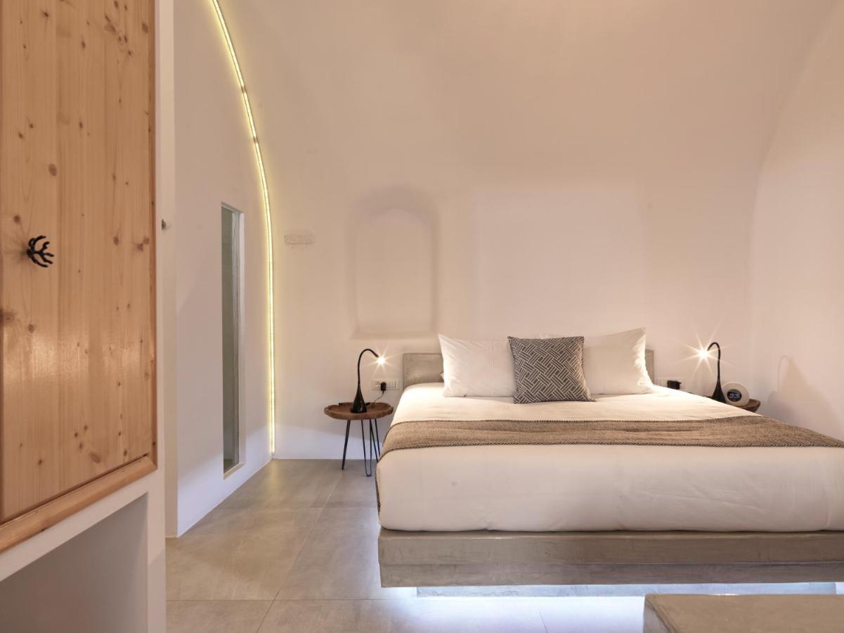 Elysian Santorini Oia (Santorini)
