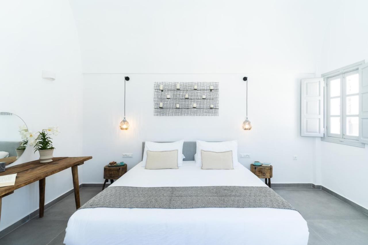 Elysian Santorini *