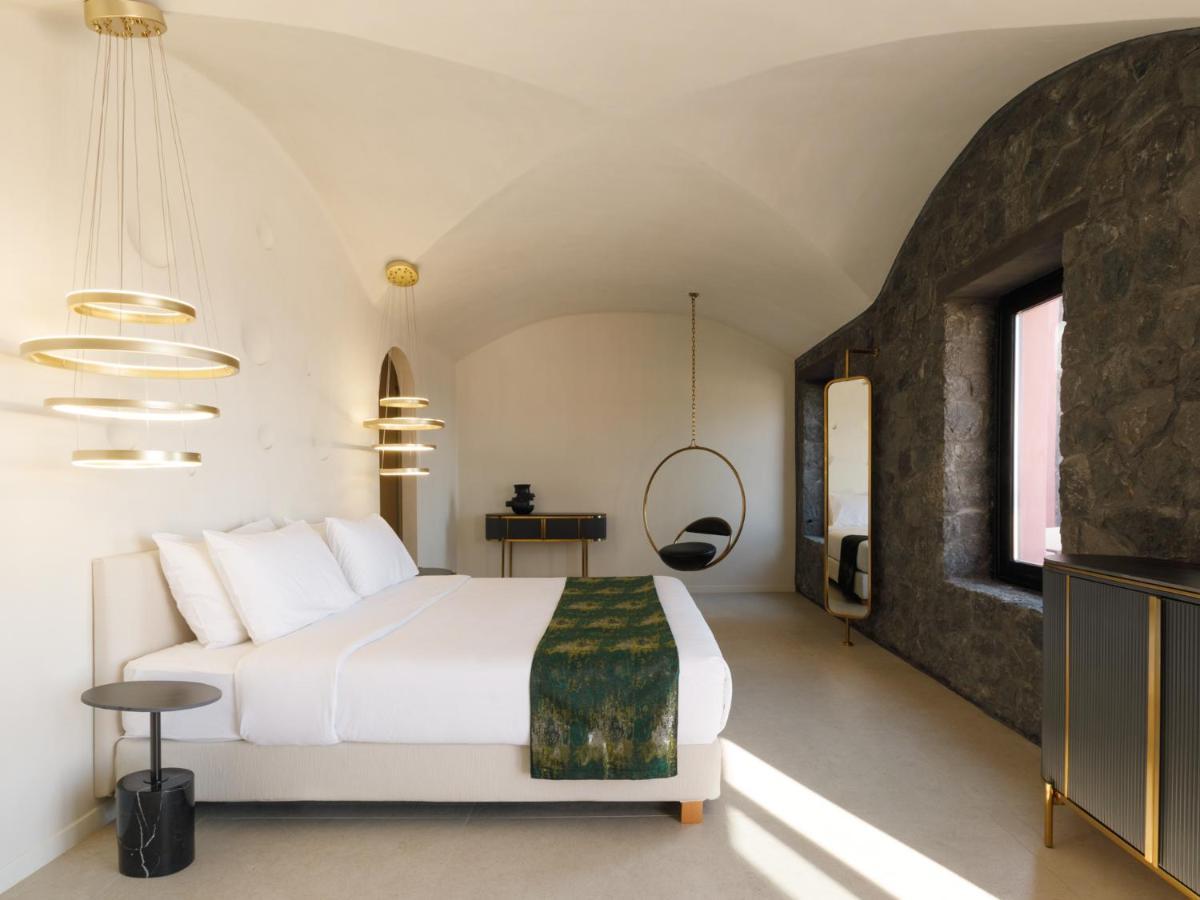 Elysian Retreat Oia (Santorini)