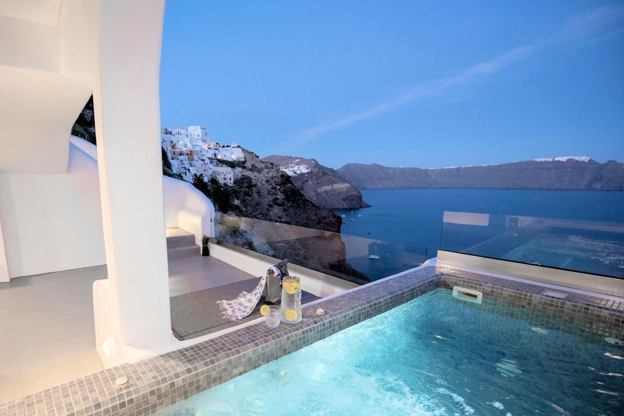 Villa Caldera Horizon Grand Cave Villa Oia, Santorini Private Terrace Outdoor Hot Tub Breathtaking Caldera Views Oia (Santorini)