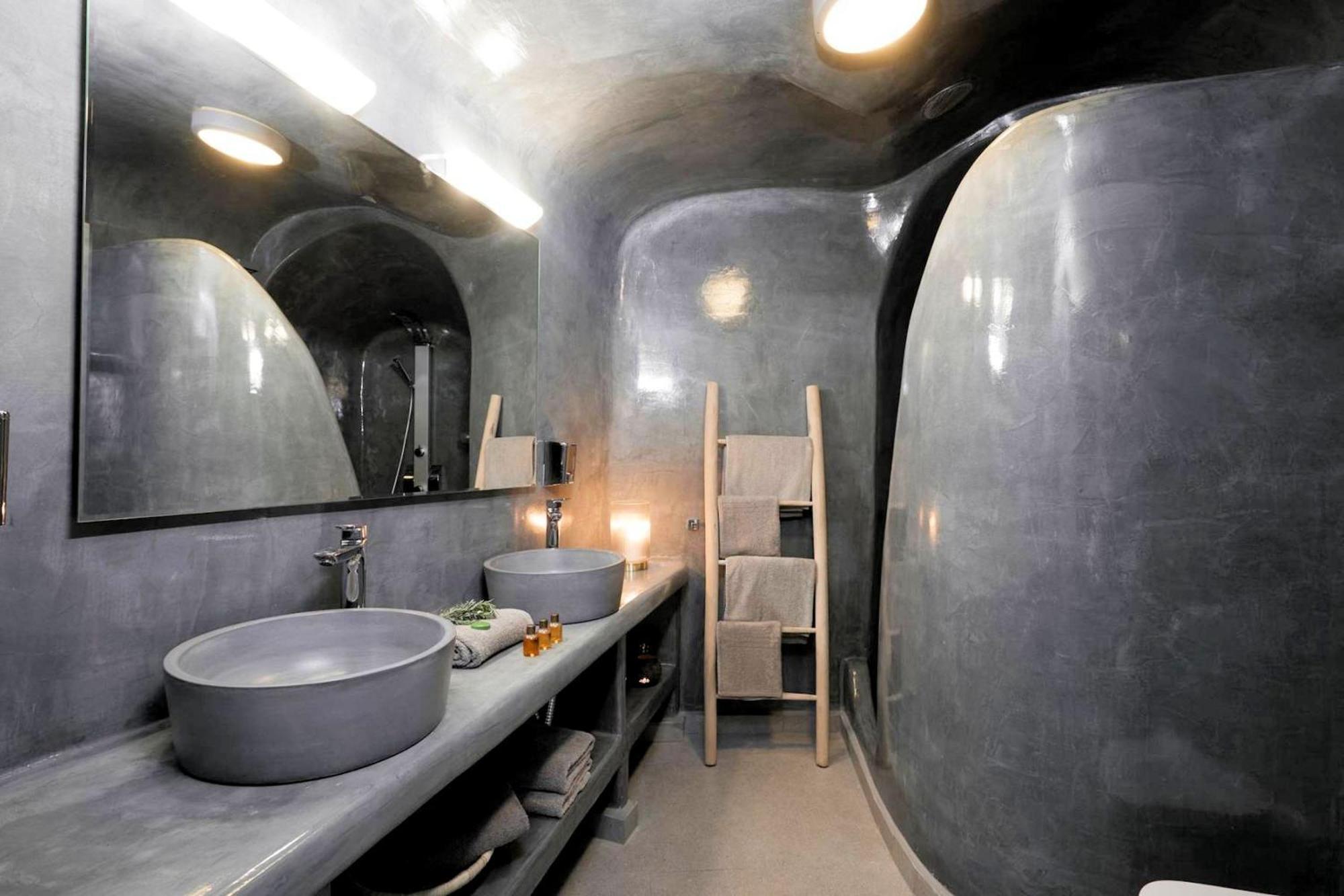 Caldera Horizon Grand Cave Villa Oia, Santorini Private Terrace Outdoor Hot Tub Breathtaking Caldera Views Villa