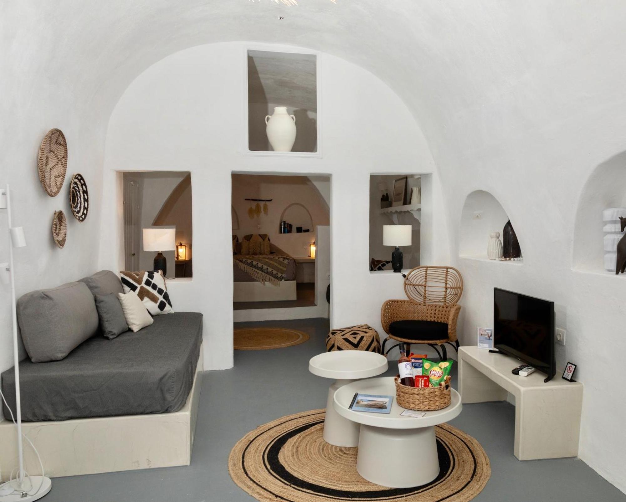 Little Rock - * Oia (Santorini)