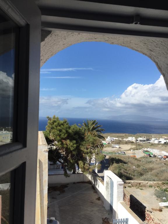Christos * Oia (Santorini)