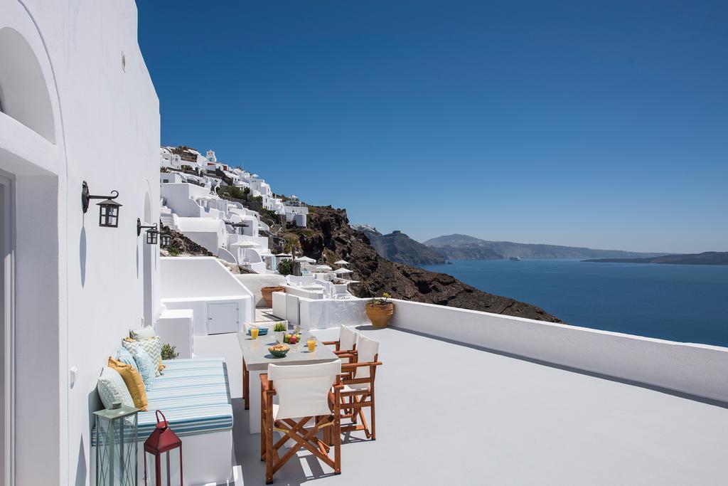 Perfect Purity Oia (Santorini)