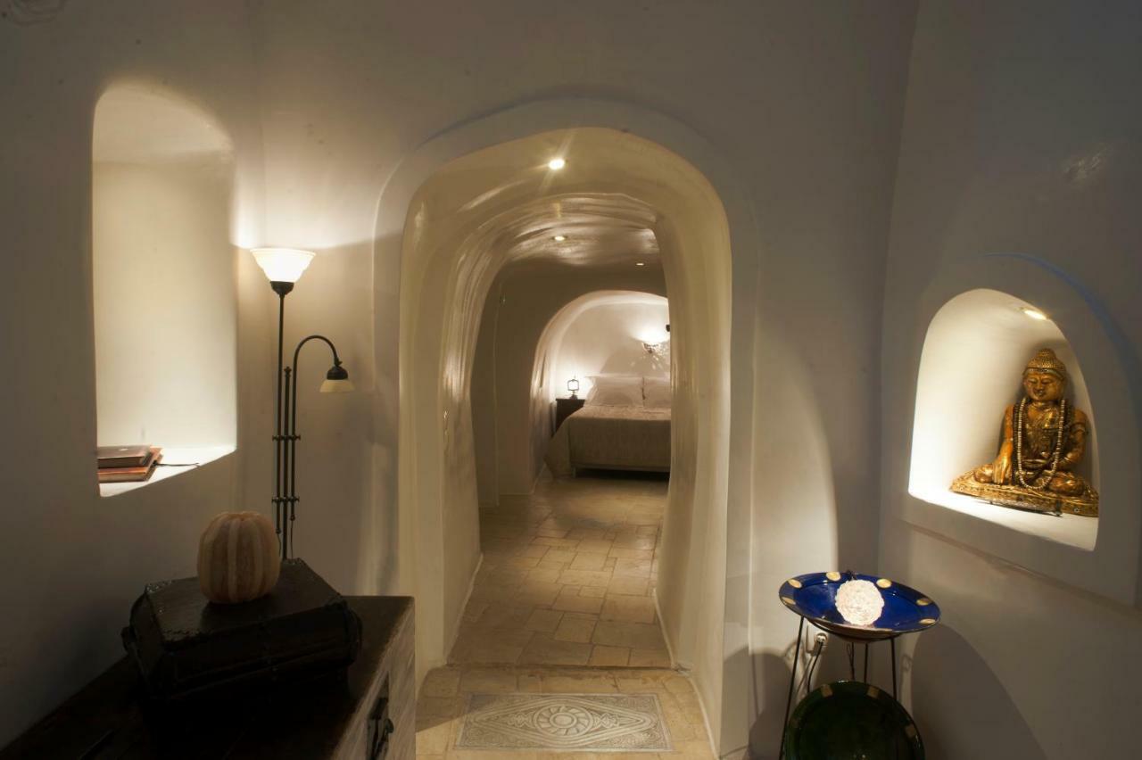 Heliophos Boutique Caves 3* Oia (Santorini)