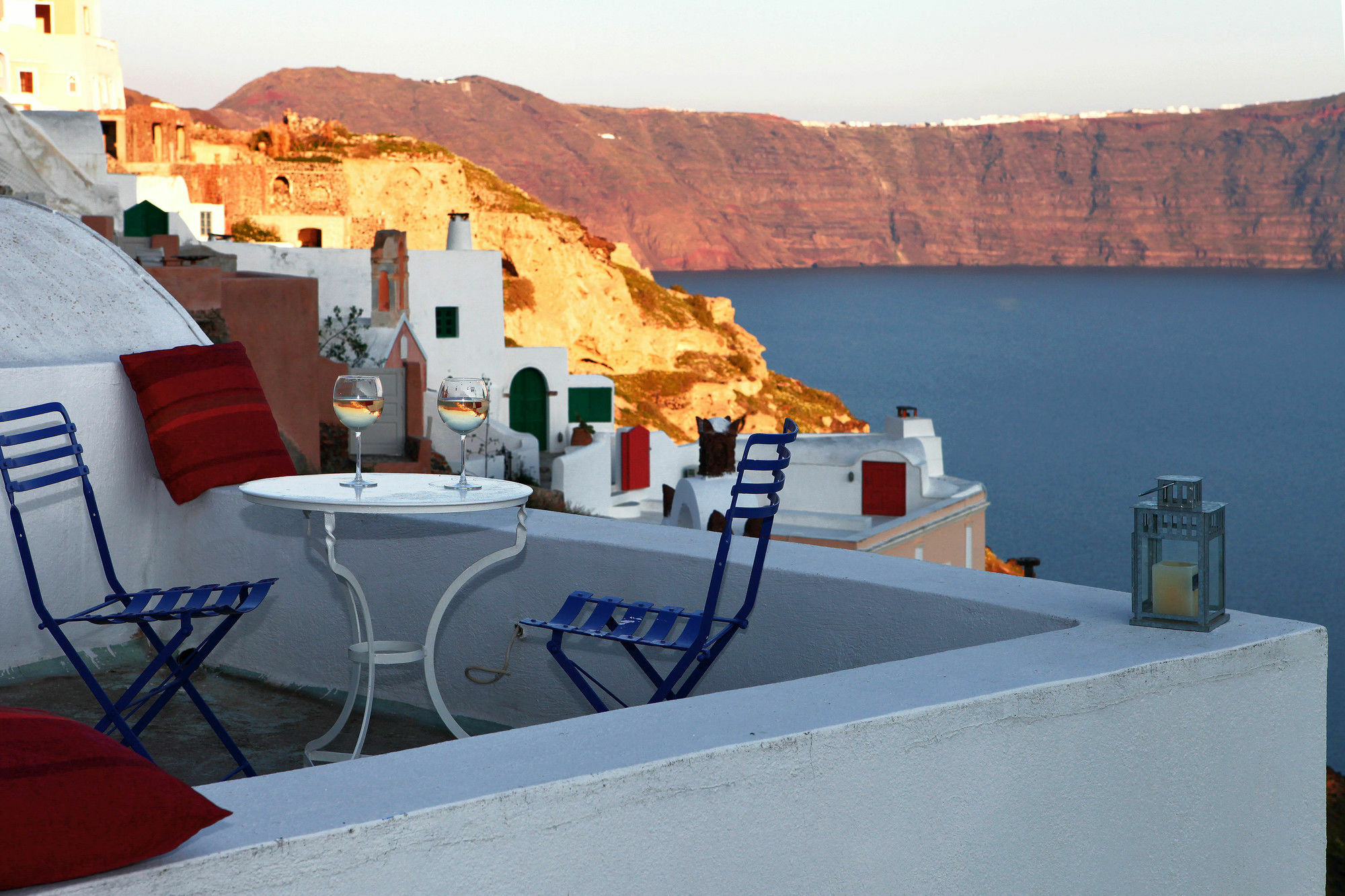 Apartment Menias Cave House