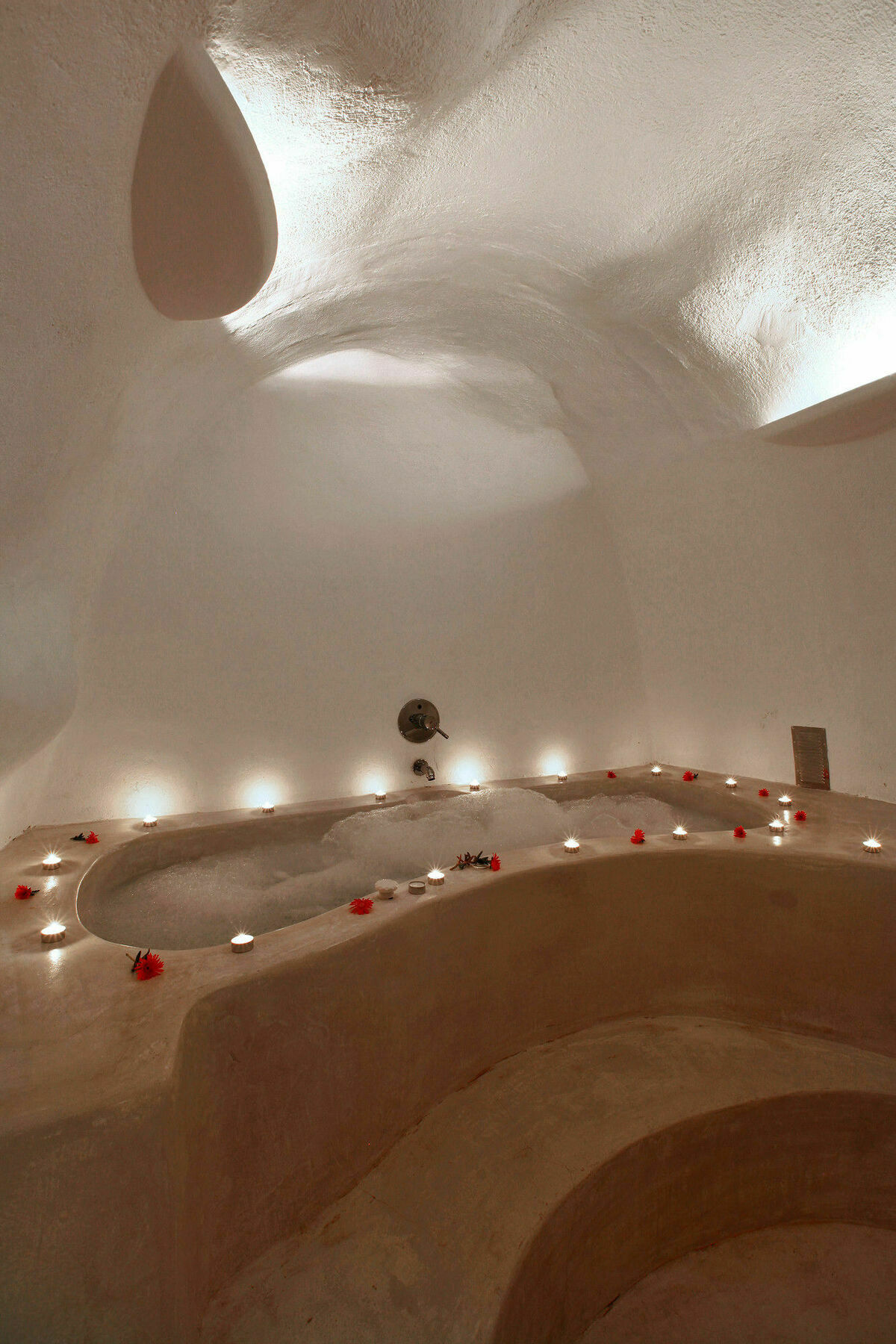 Menias Cave House Oia (Santorini)
