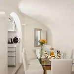 Elite Suites Oia