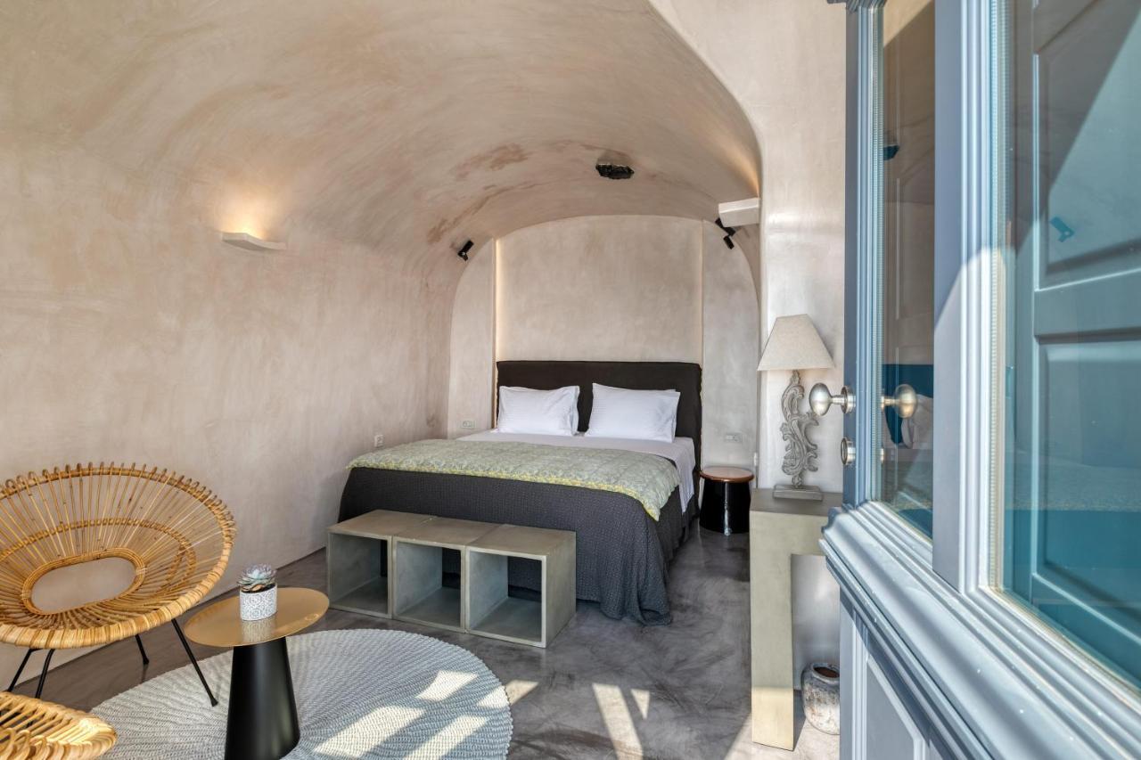 Nostos Oia (Santorini)