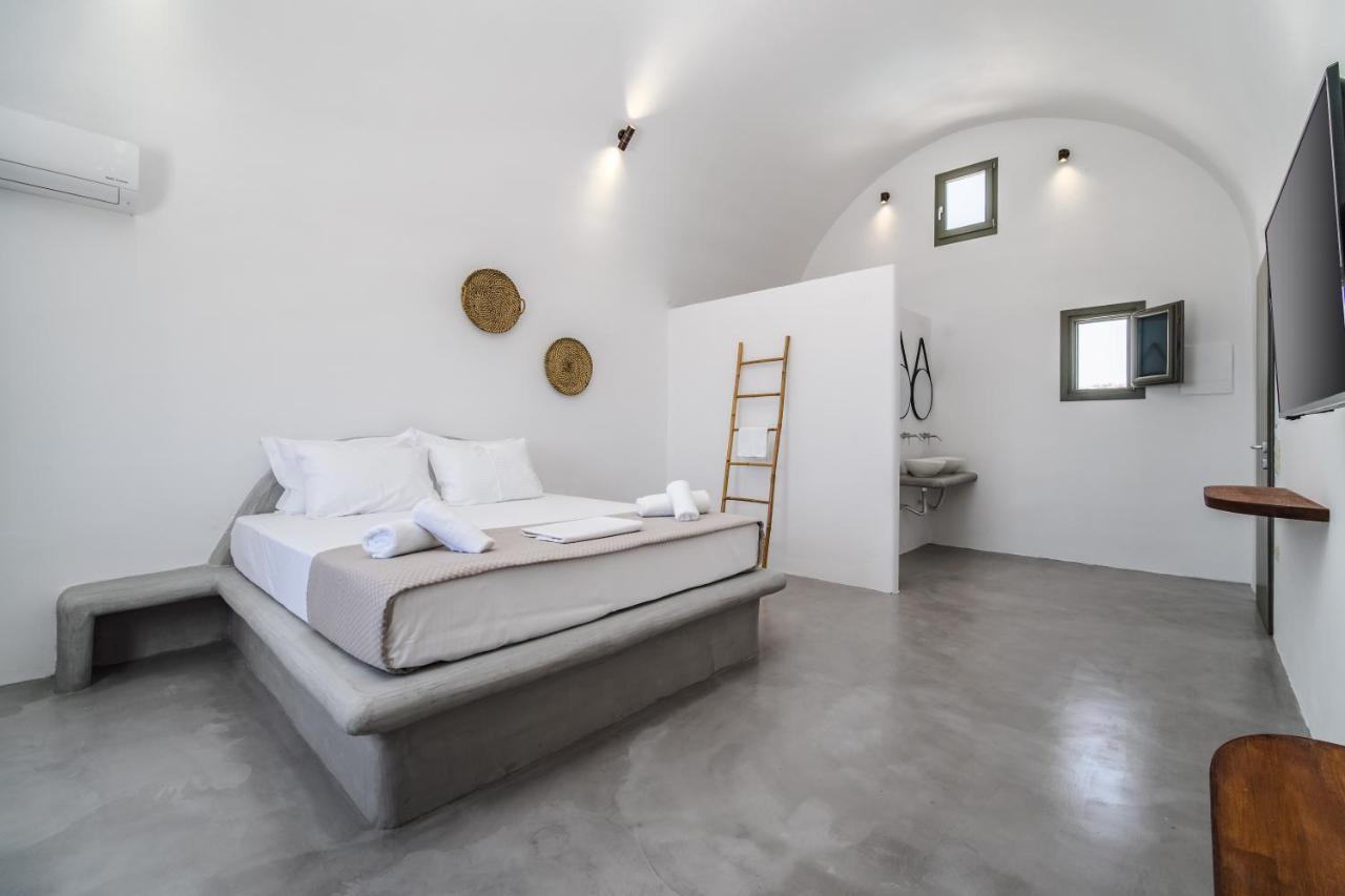 Amethyst Luxury Oia (Santorini)