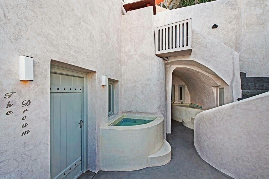 The Dream Oia (Santorini)