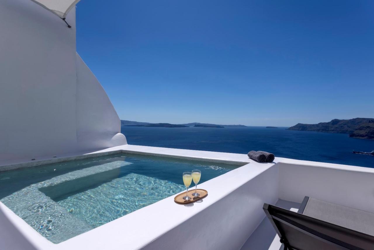 Bluedome Cavehouses By Otium Villa Oia (Santorini)
