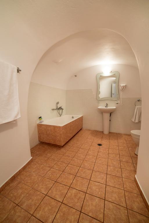 Cave Aparthotel 3*