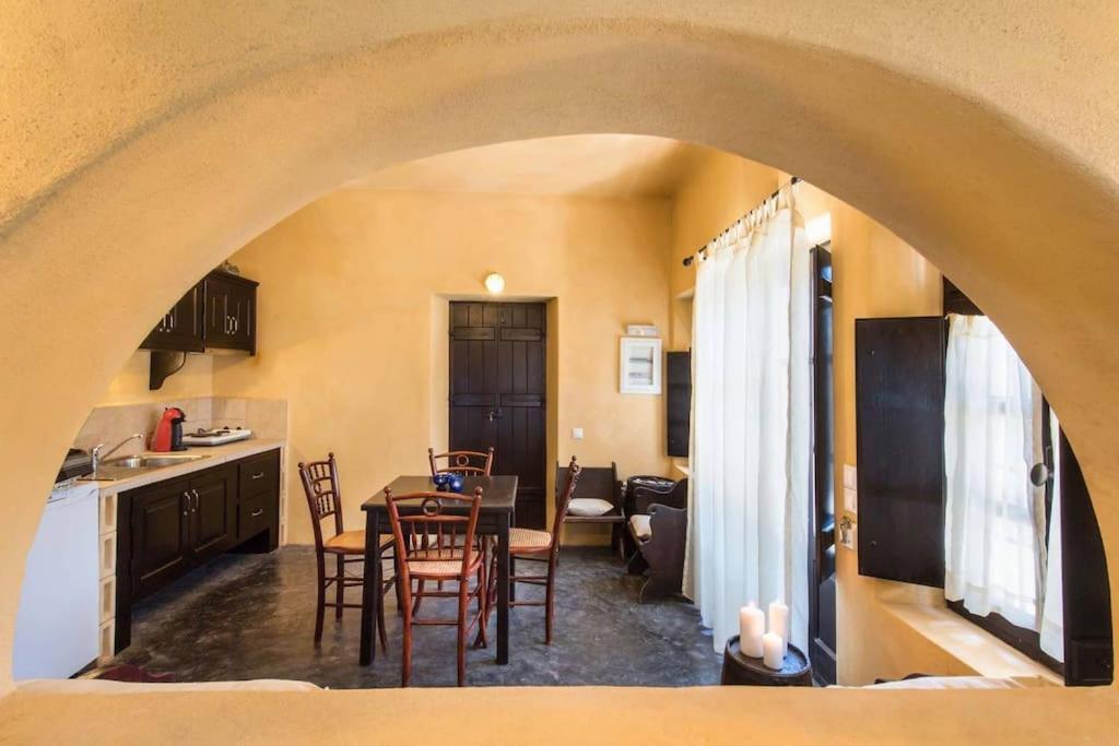 Ramni House: Private With Pool By The Sea