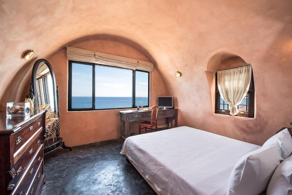 Ramni House: Private With Pool By The Sea Villa