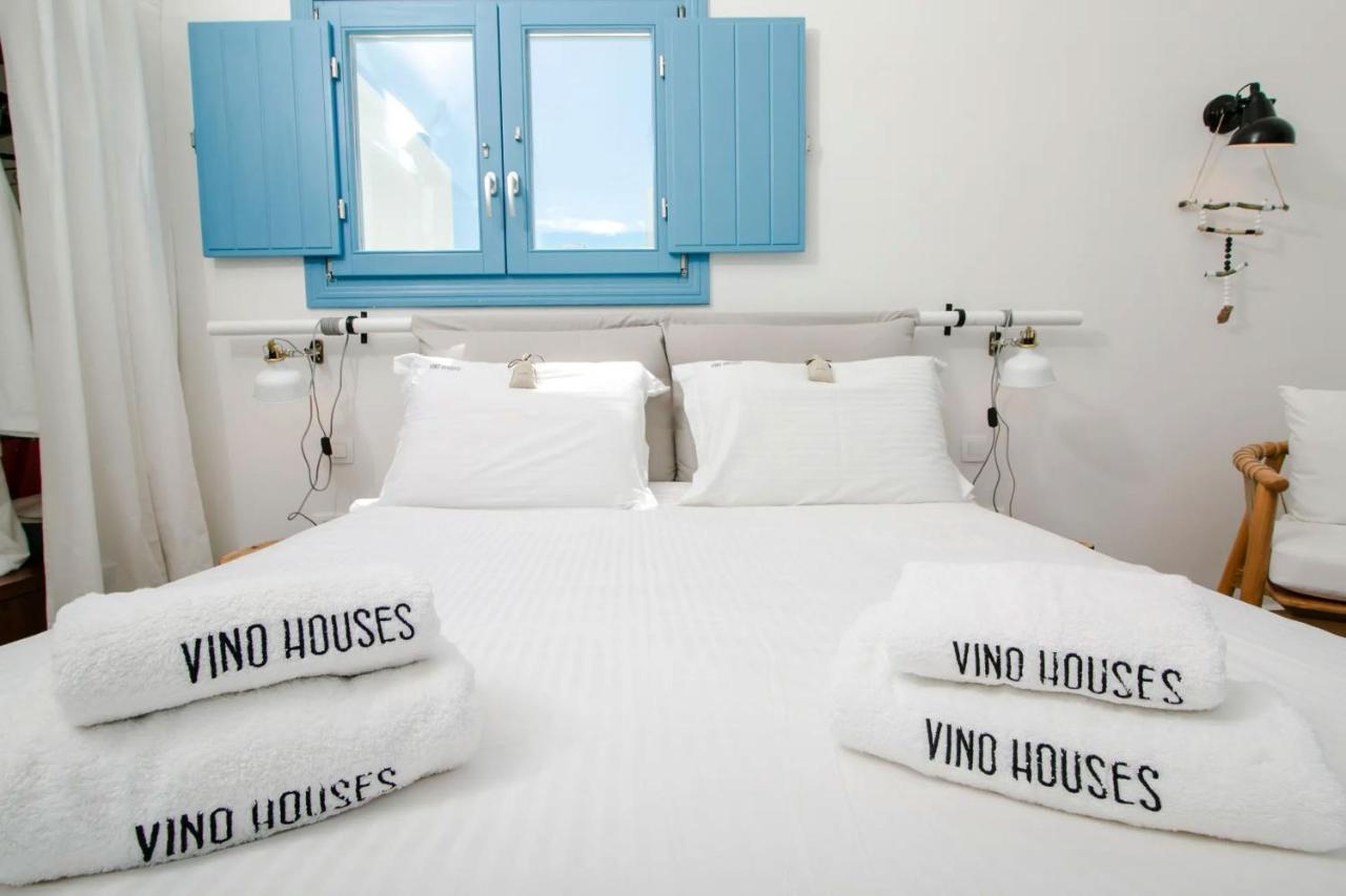 Villa Mezzo: Santorini Honeymoon Retreat With Private Pool And Sea Views *