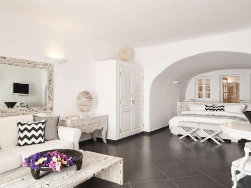 San Antonio Luxury Hotel Oia (Santorini)