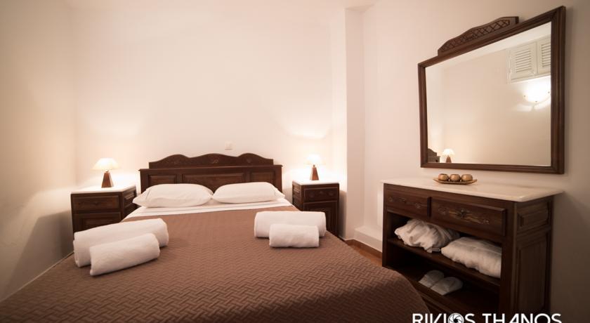 Cave Aparthotel Oia (Santorini)