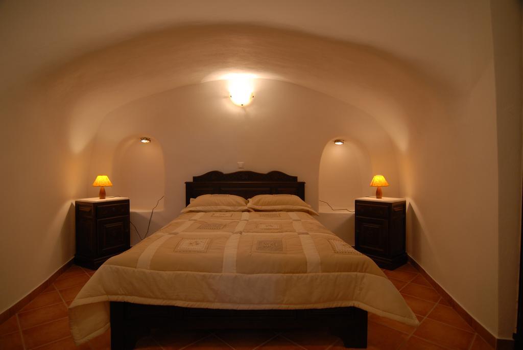 Cave 3* Oia (Santorini)
