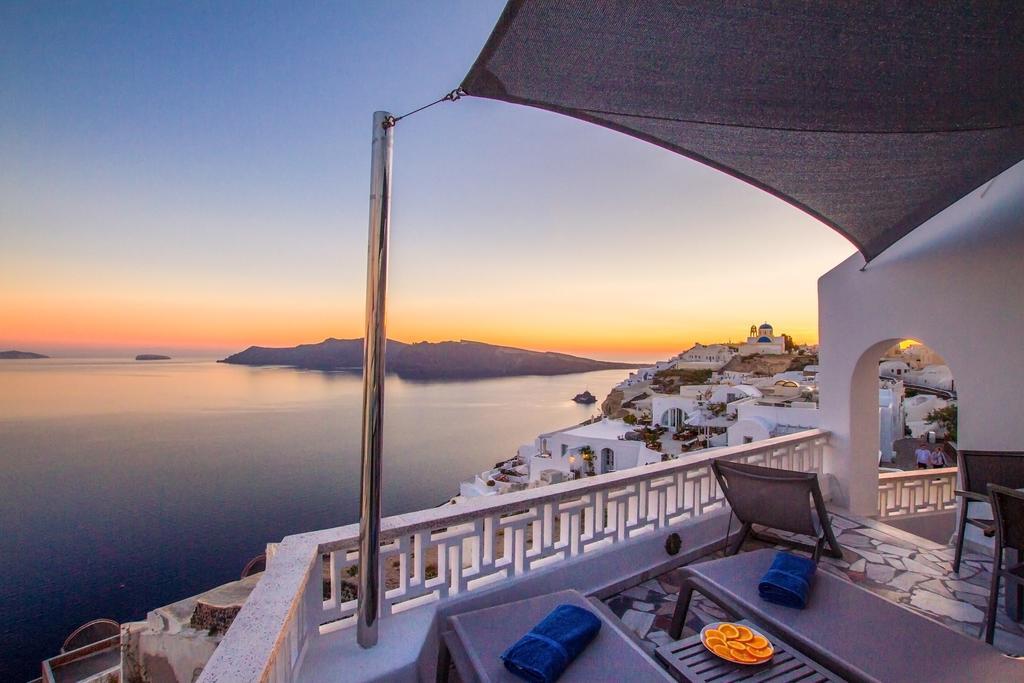 Villa Compass Oia (Santorini)