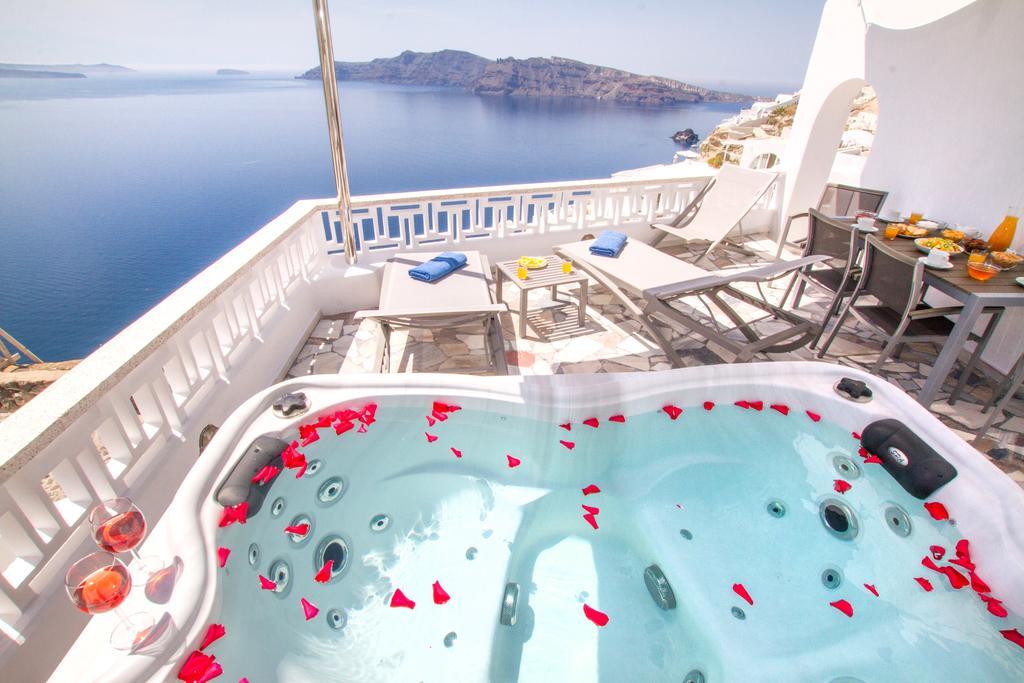 Villa Compass Oia (Santorini)