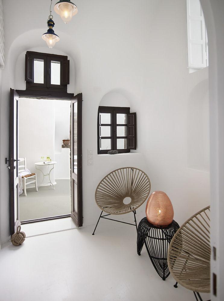 1864 The Sea Captain's House * Oia (Santorini)