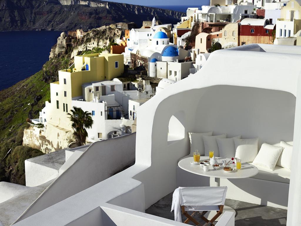 1864 The Sea Captain's House * Oia (Santorini)