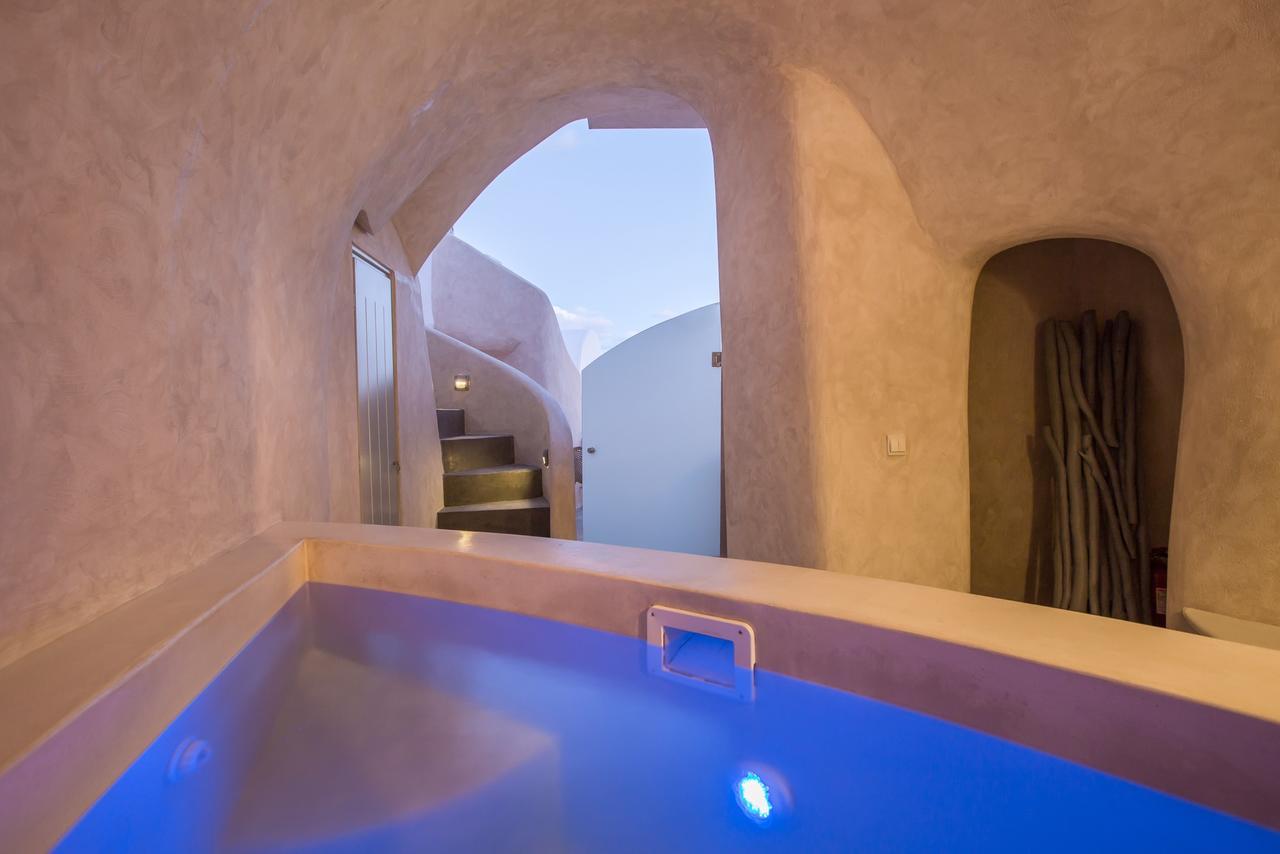 The Dream Oia (Santorini)