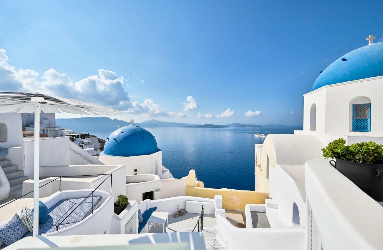 Cave Oia (Santorini)