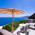 Pezoules Of Oia