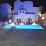 Ianthe Apartments & Villa