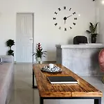 Alyvia Suites