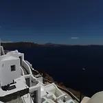 Astrea Suites Notus Dome House