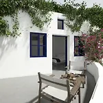 Oia Memories Suites