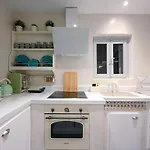 Cape Suite Oia