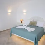 Sun Angelos Oia - Luxury Cave Suites