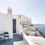 Oia Cave Loft