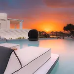 Lovely House At Oia Village Center