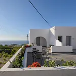 Thoe Oia Suites