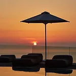 Aperanto Suites