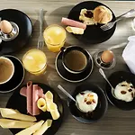 Alyvia Suites