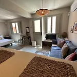 Studio Finikia Santorini