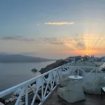 Maryloujohn Villas Oia