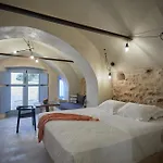 Oia\'S Cellars