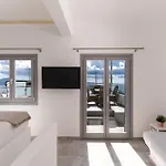 Enalion White Suites Oia